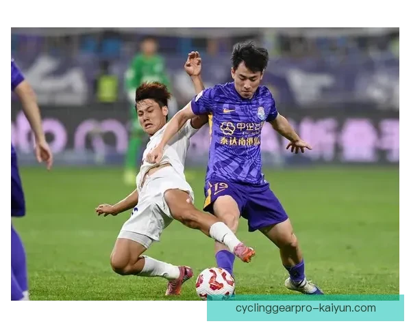 中超球队新赛季战袍揭晓，展示拼搏精神与地域特色，值得关注