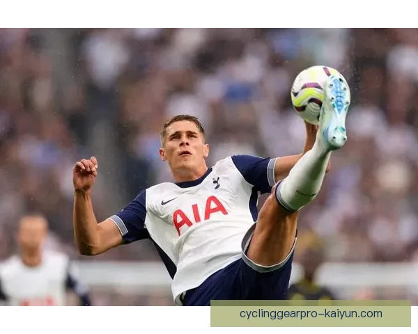 阿森纳前场组合持续提升，球队进攻配合逐渐显现竞争力增强的趋势