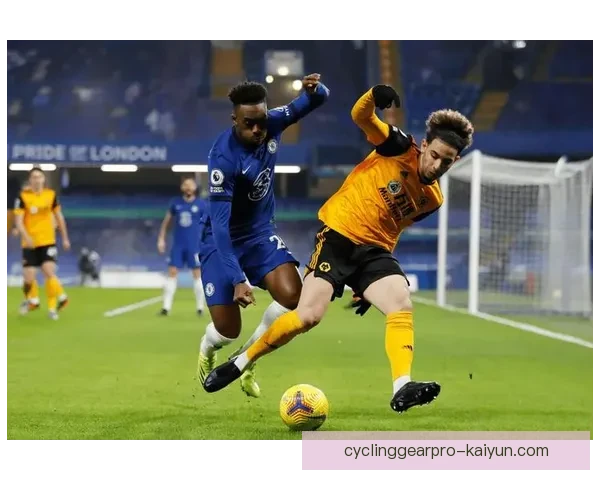 英超2025赛季狼队状态回暖表现稳健